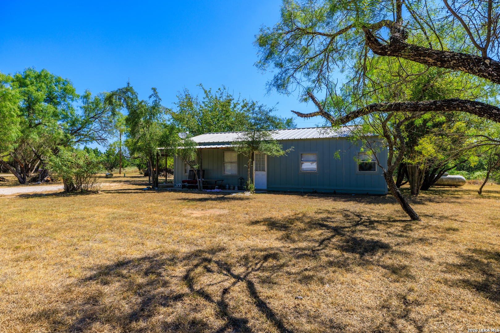 main property photo 11