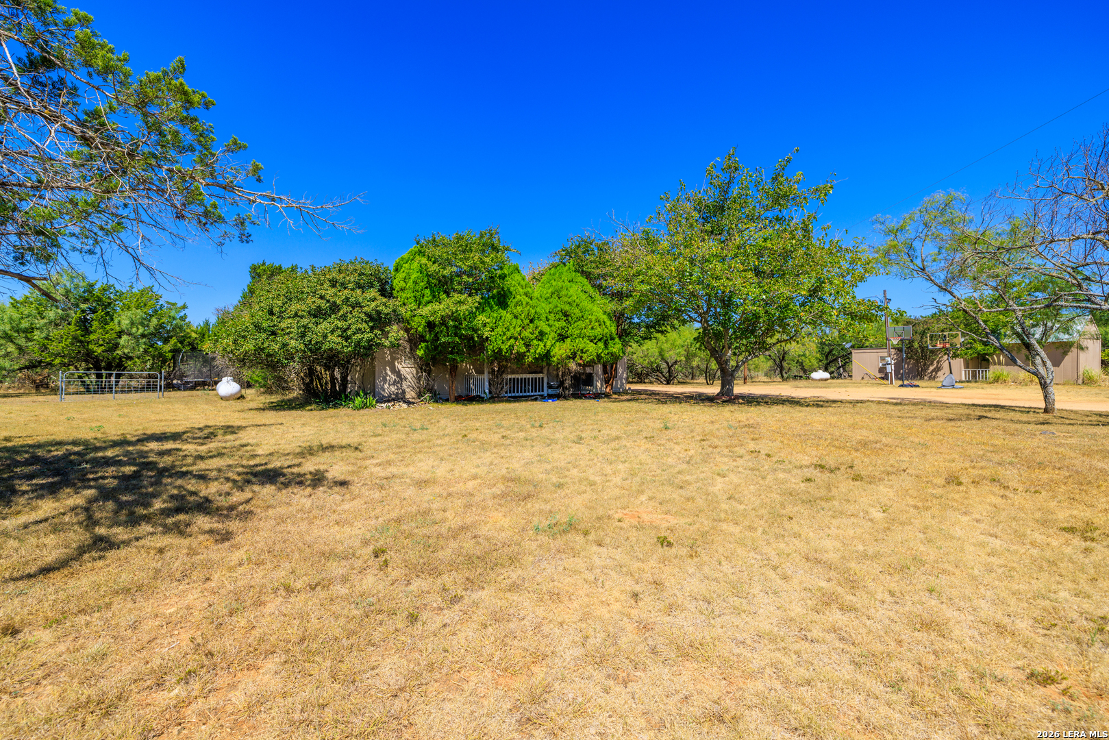 main property photo 20