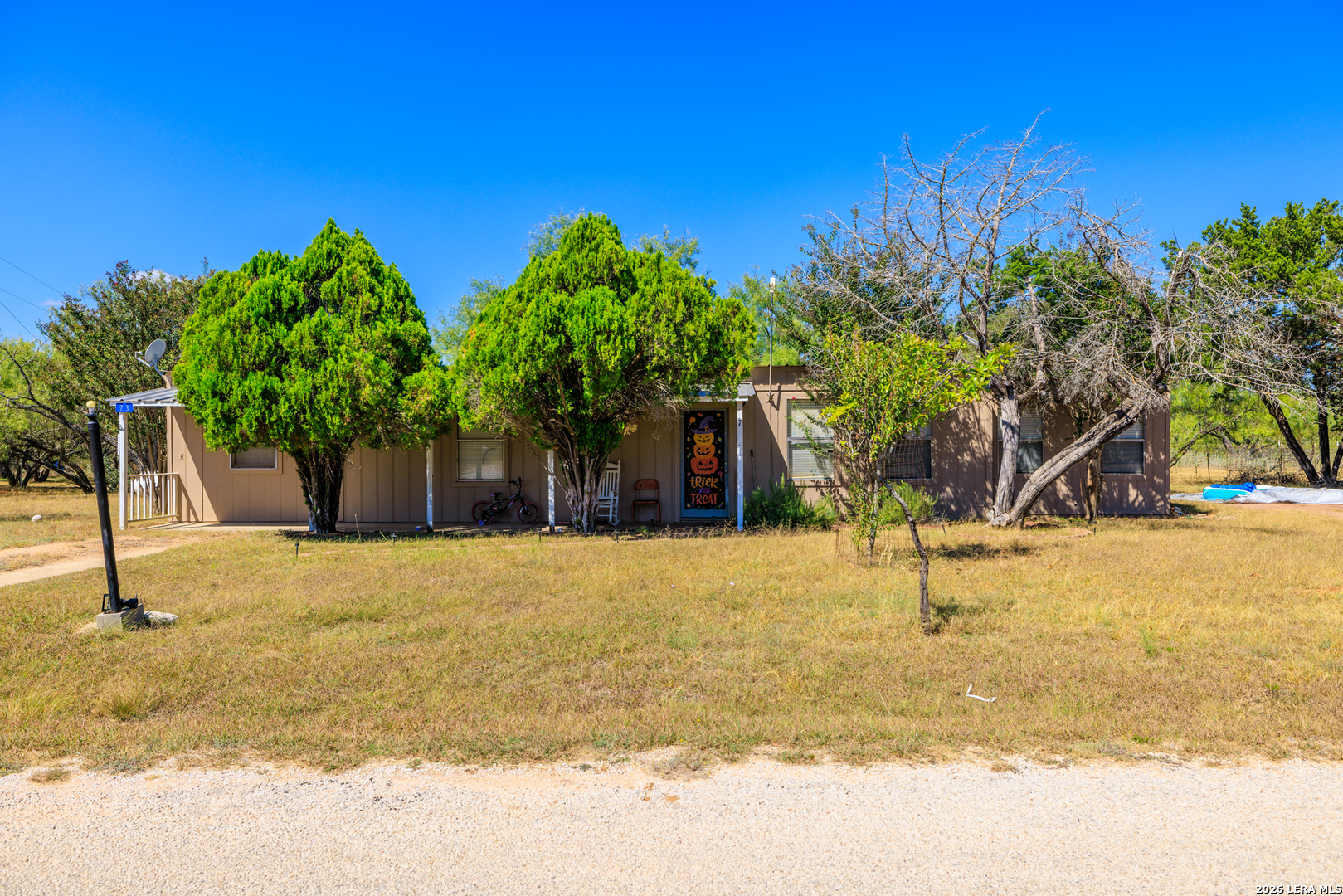 main property photo 23