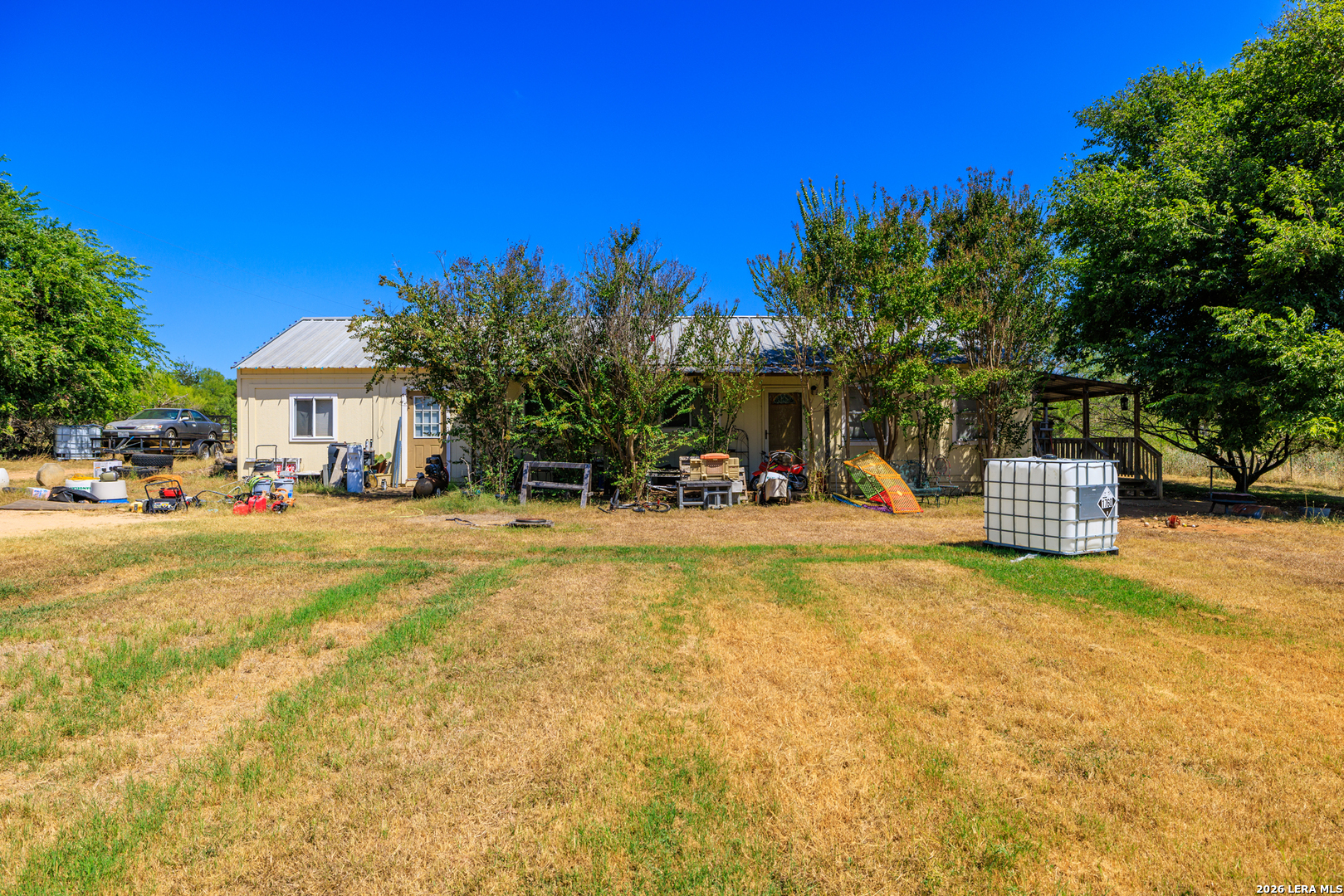 main property photo 28