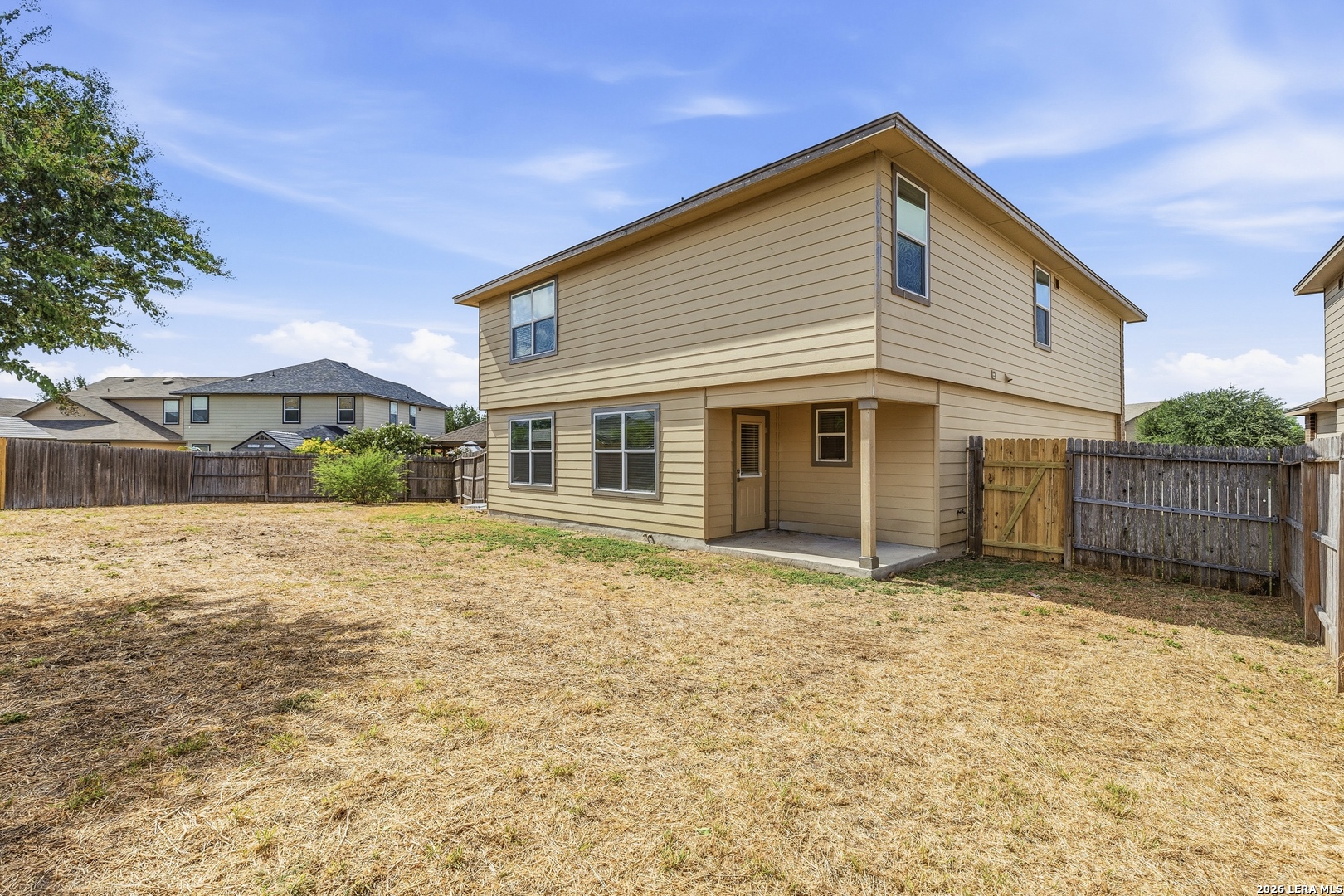main property photo 28