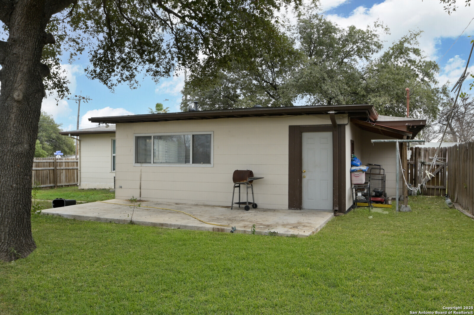 main property photo 15