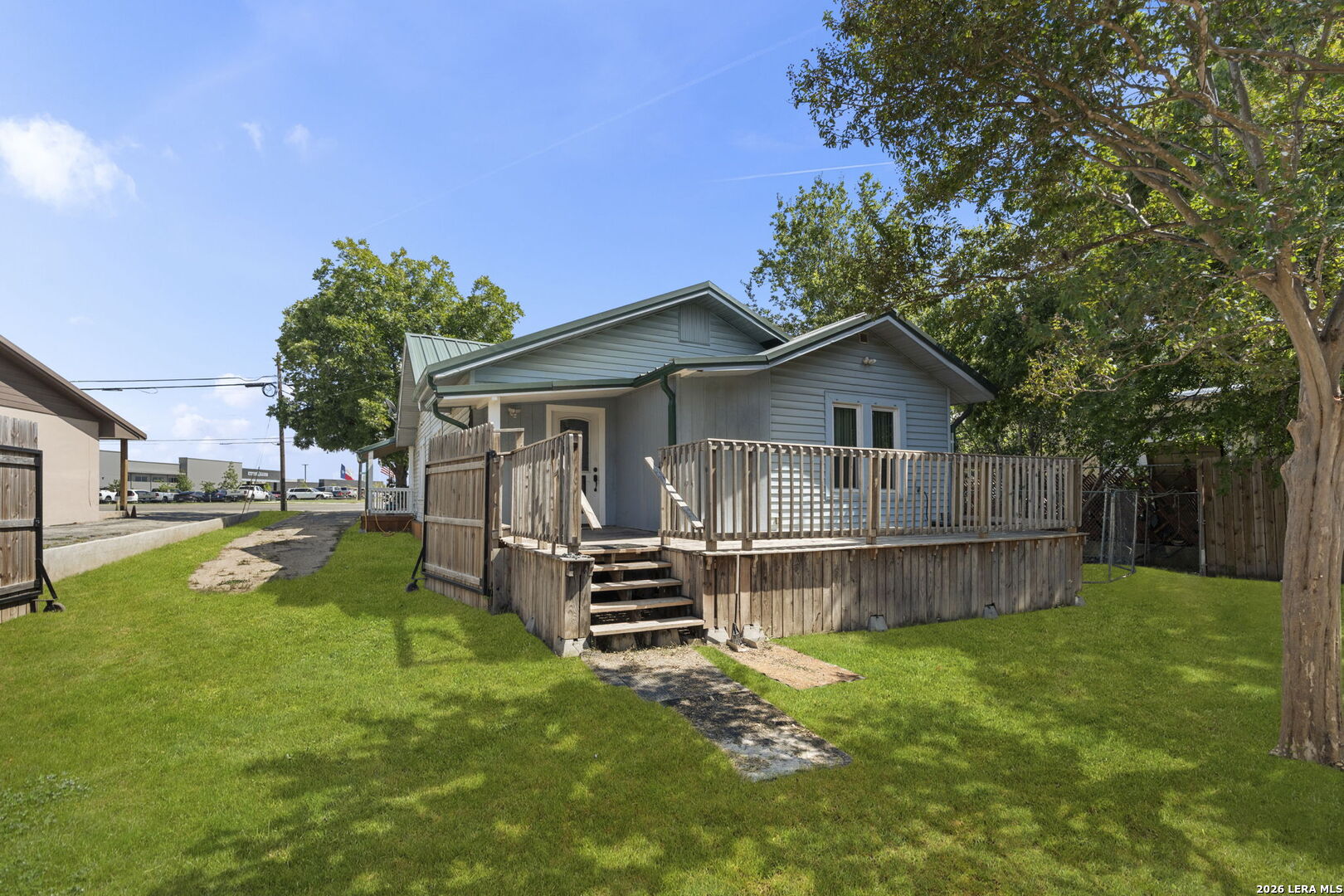 main property photo 23
