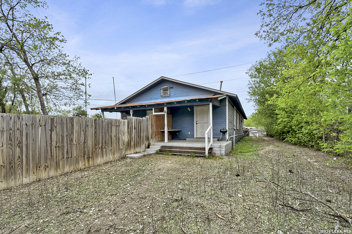 main property photo 28