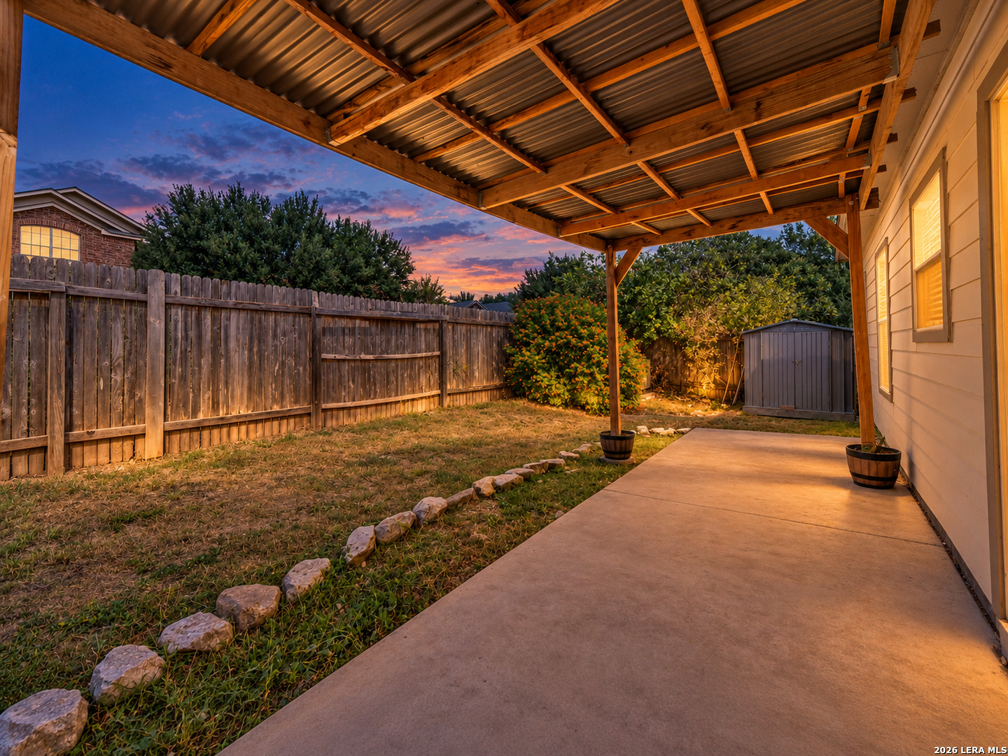 main property photo 28