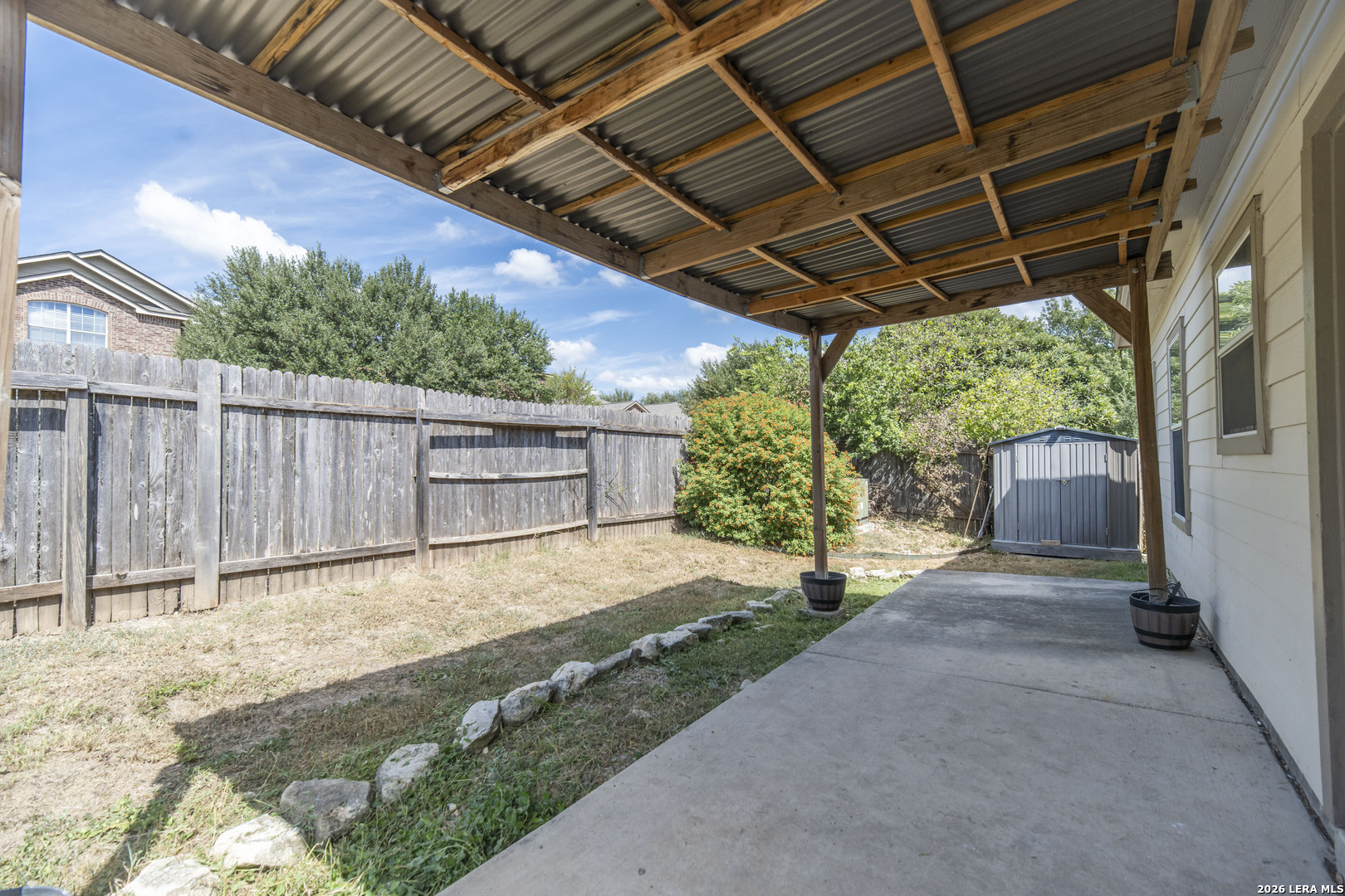 main property photo 30