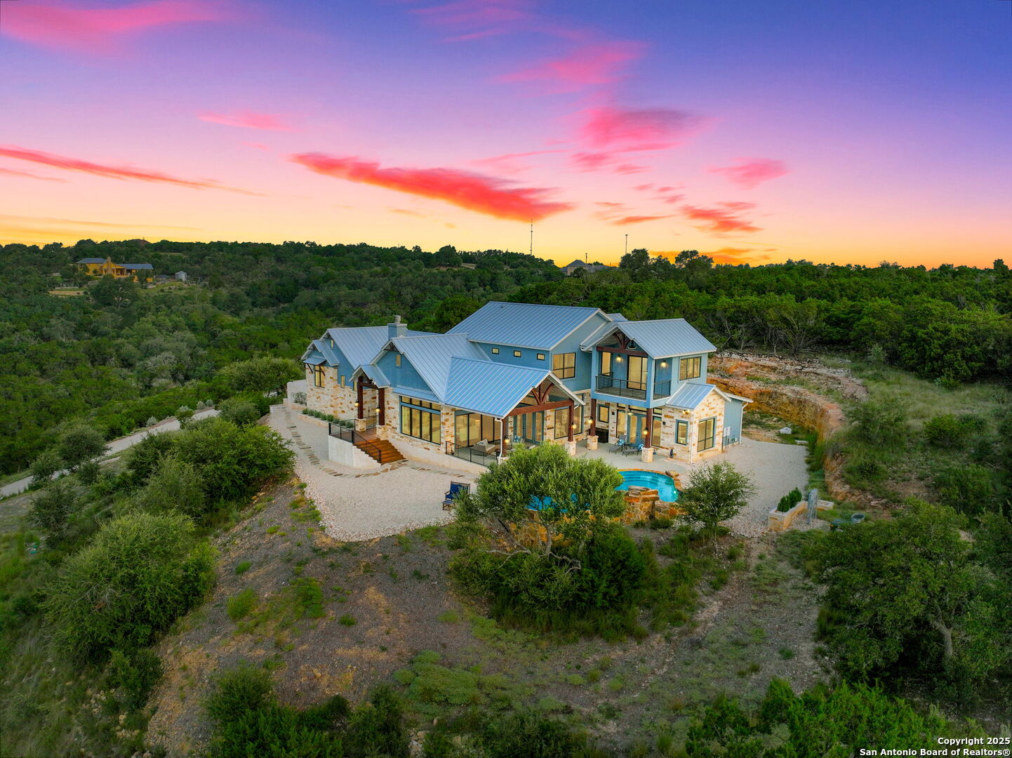 main property photo 3