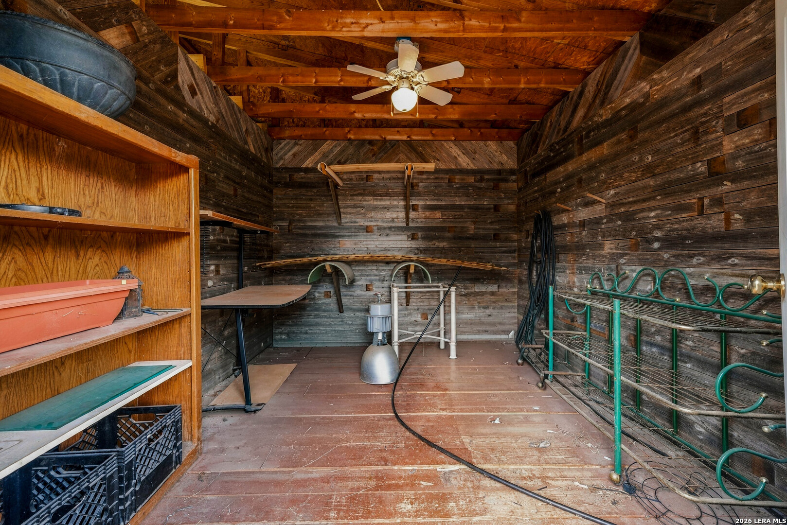 main property photo 40