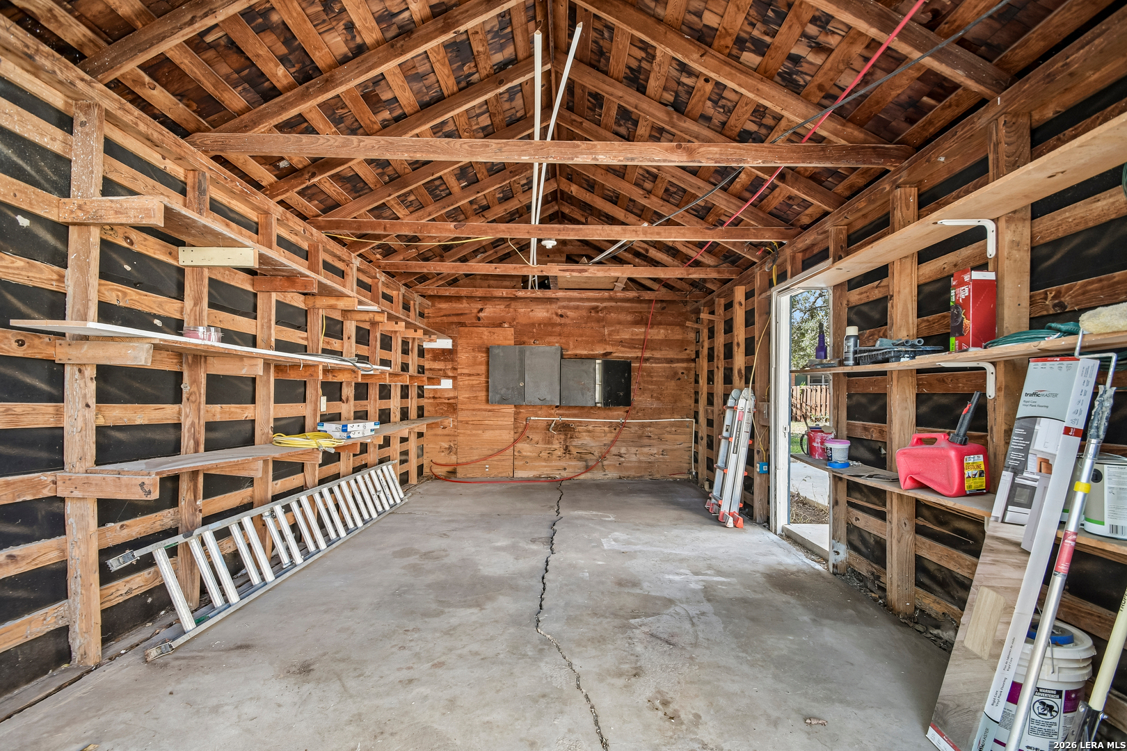 main property photo 27