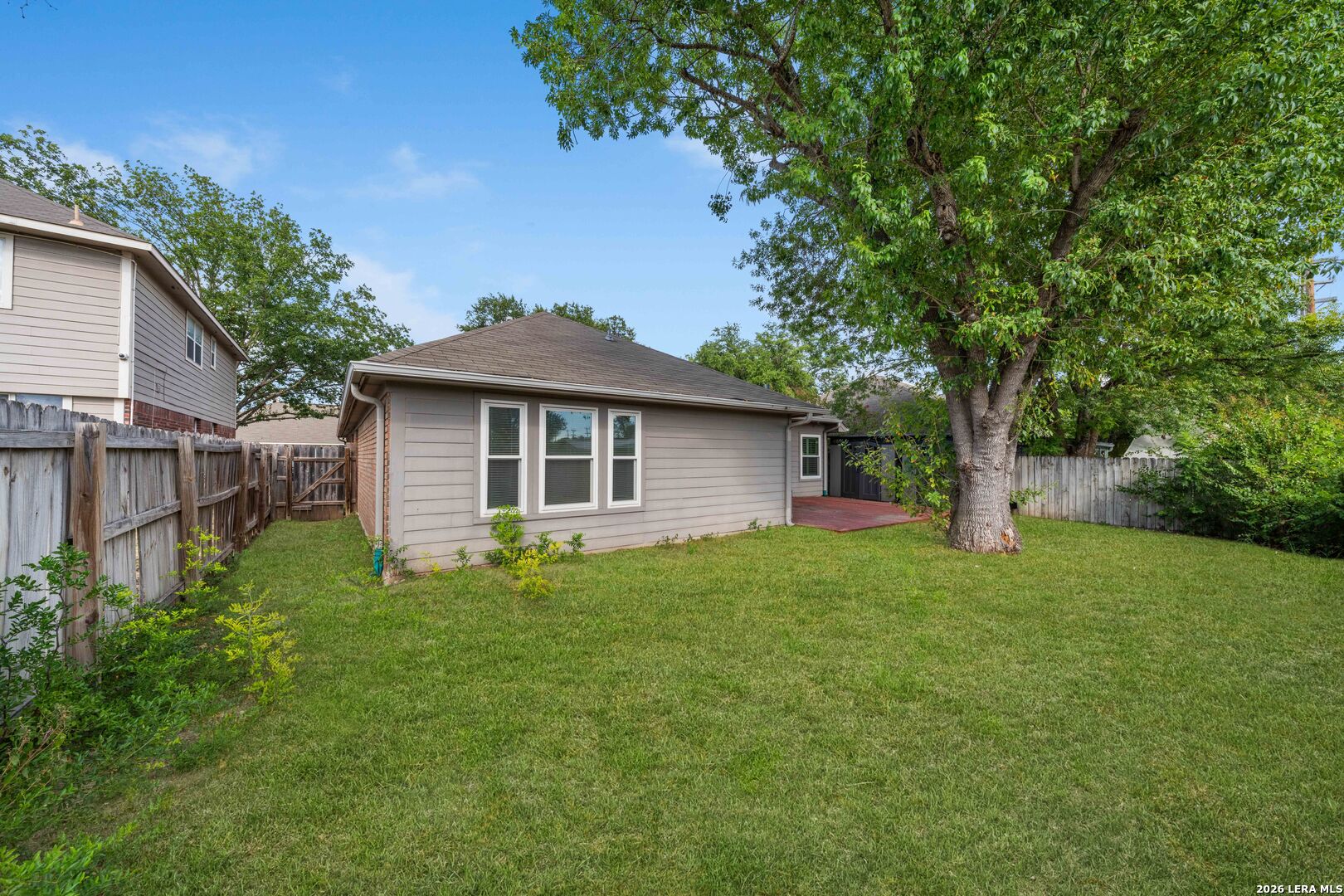 main property photo 40