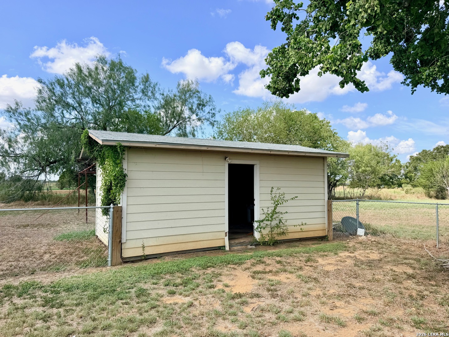 main property photo 8