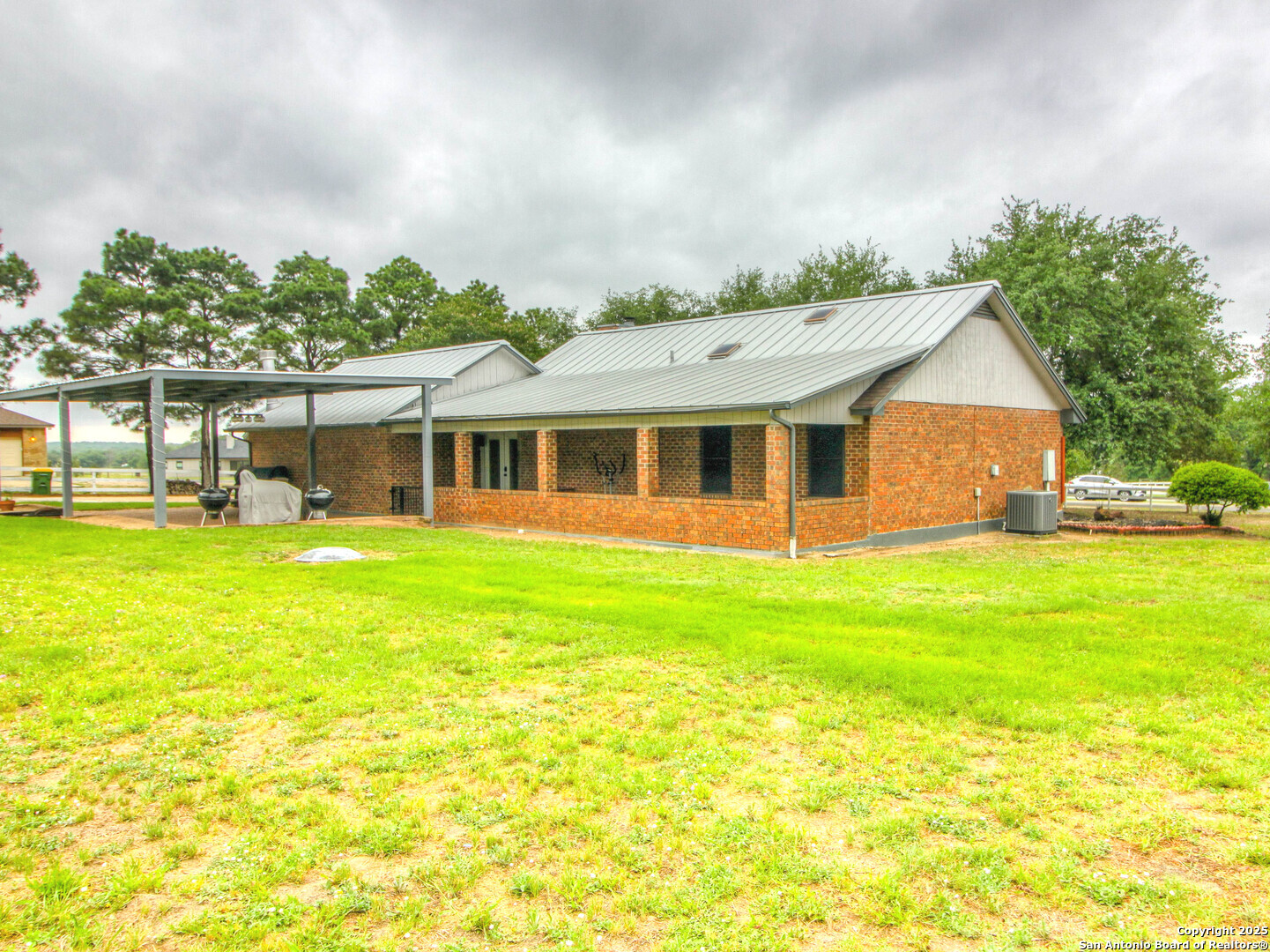 main property photo 27