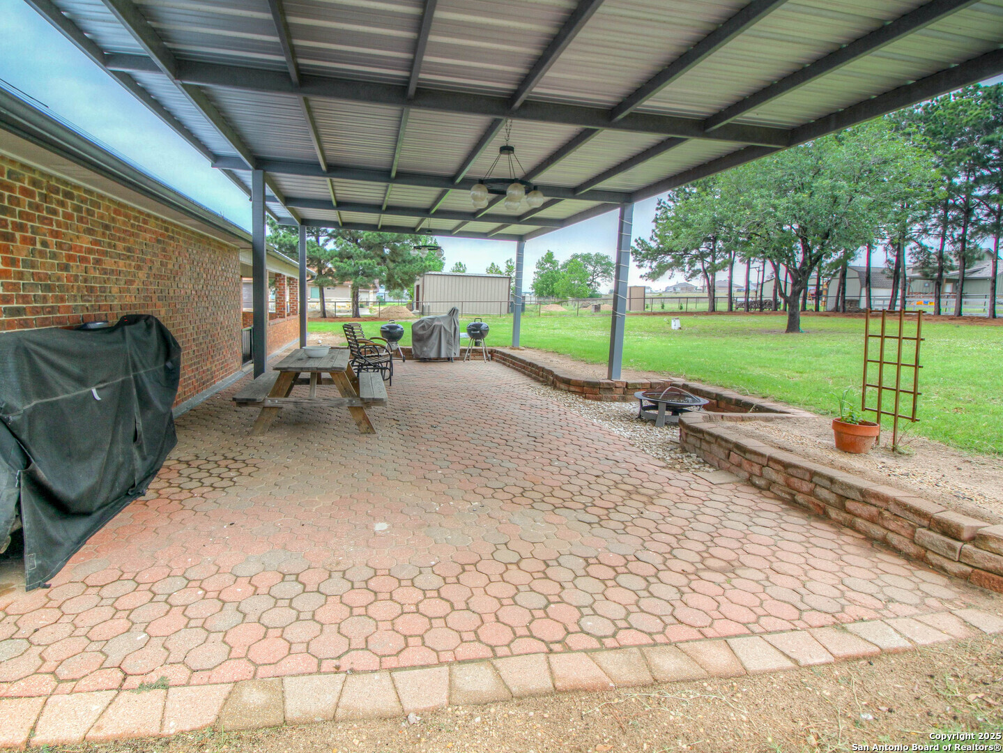 main property photo 33