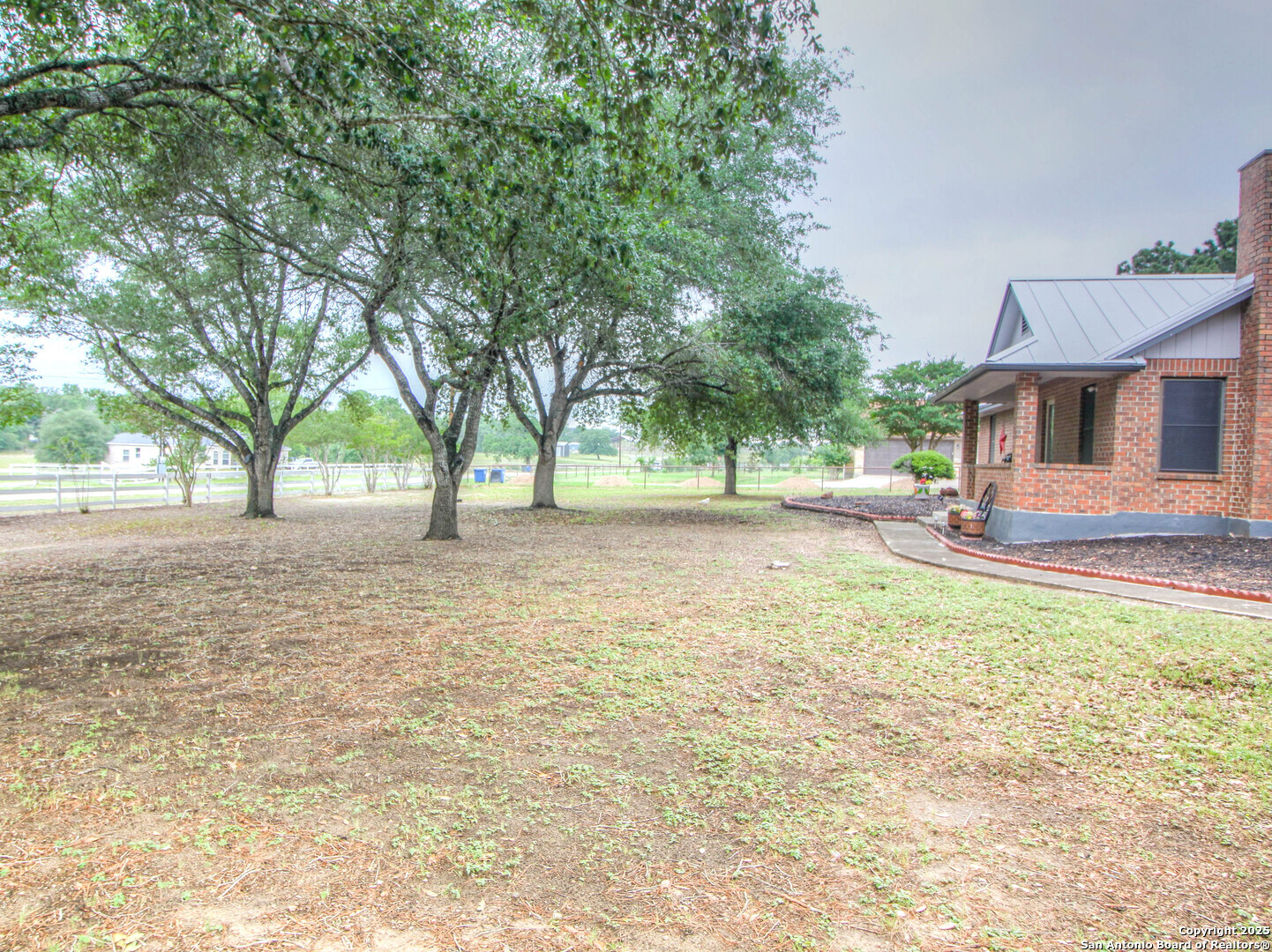 main property photo 36