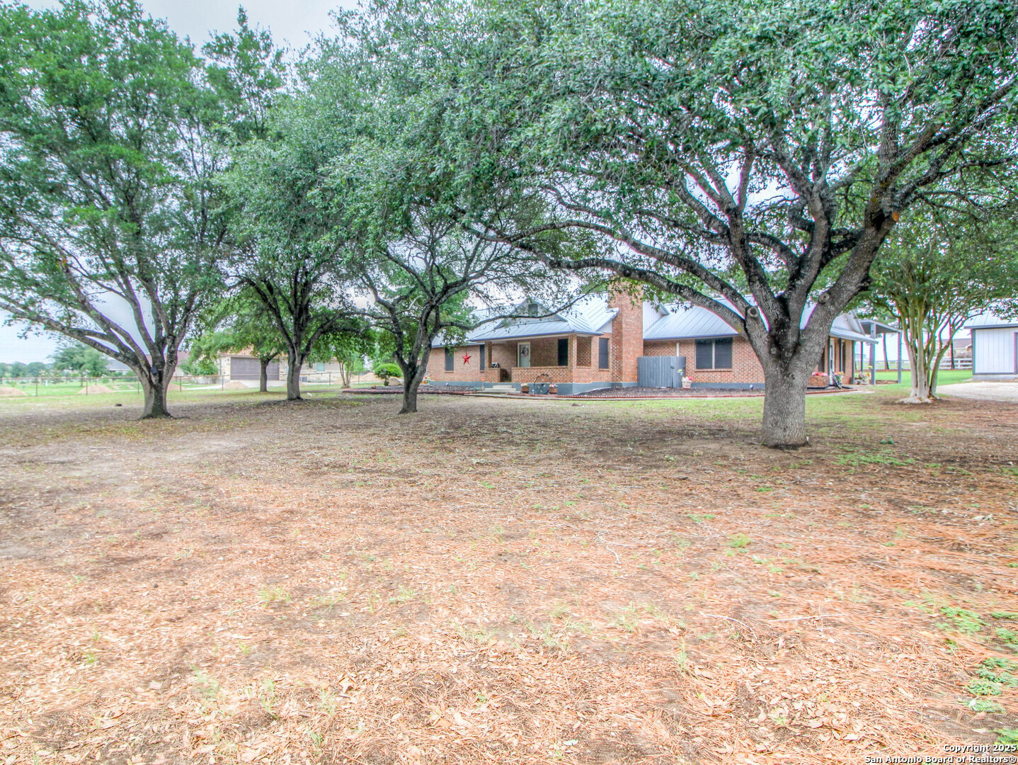 main property photo 40