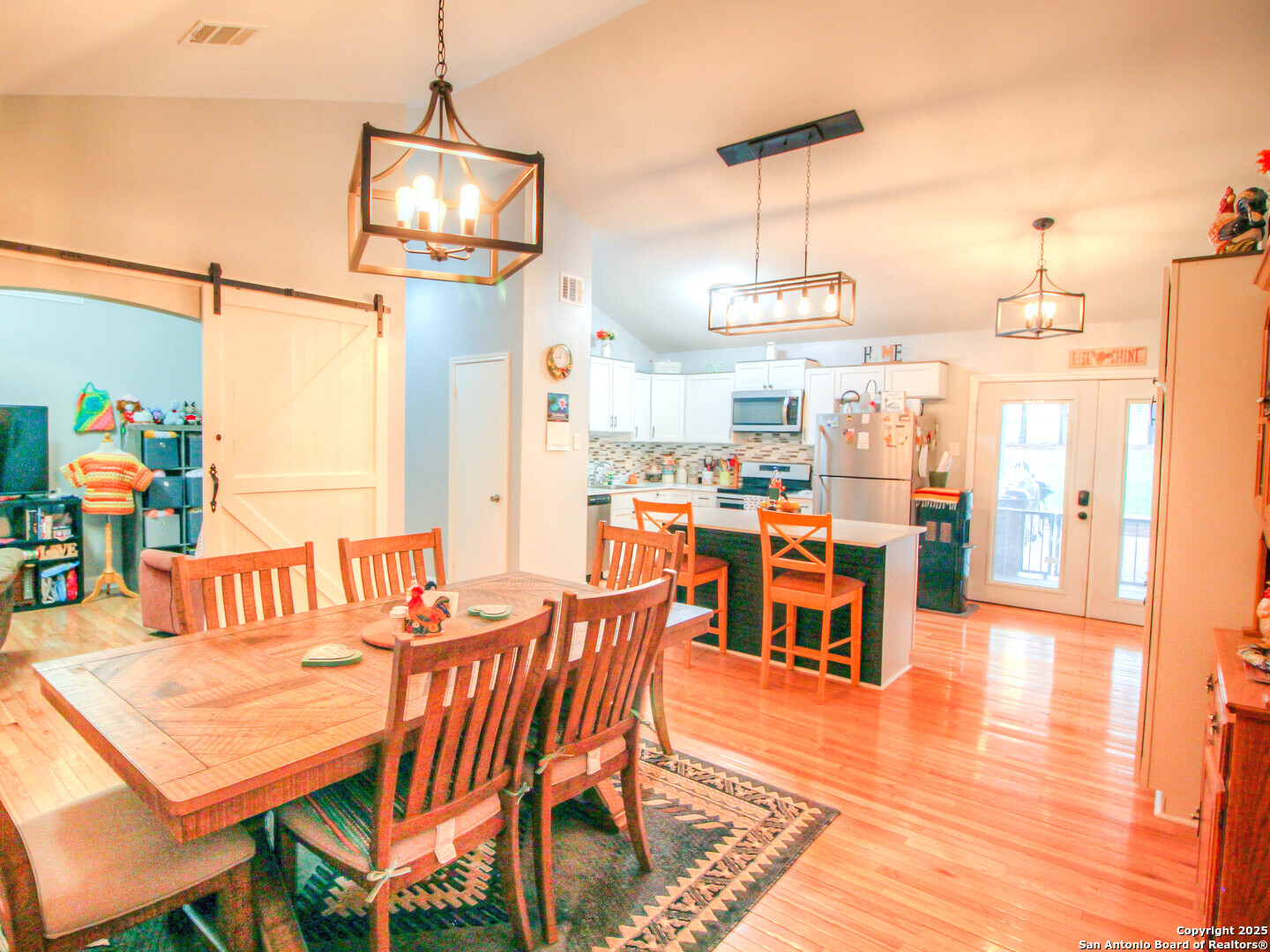main property photo 6