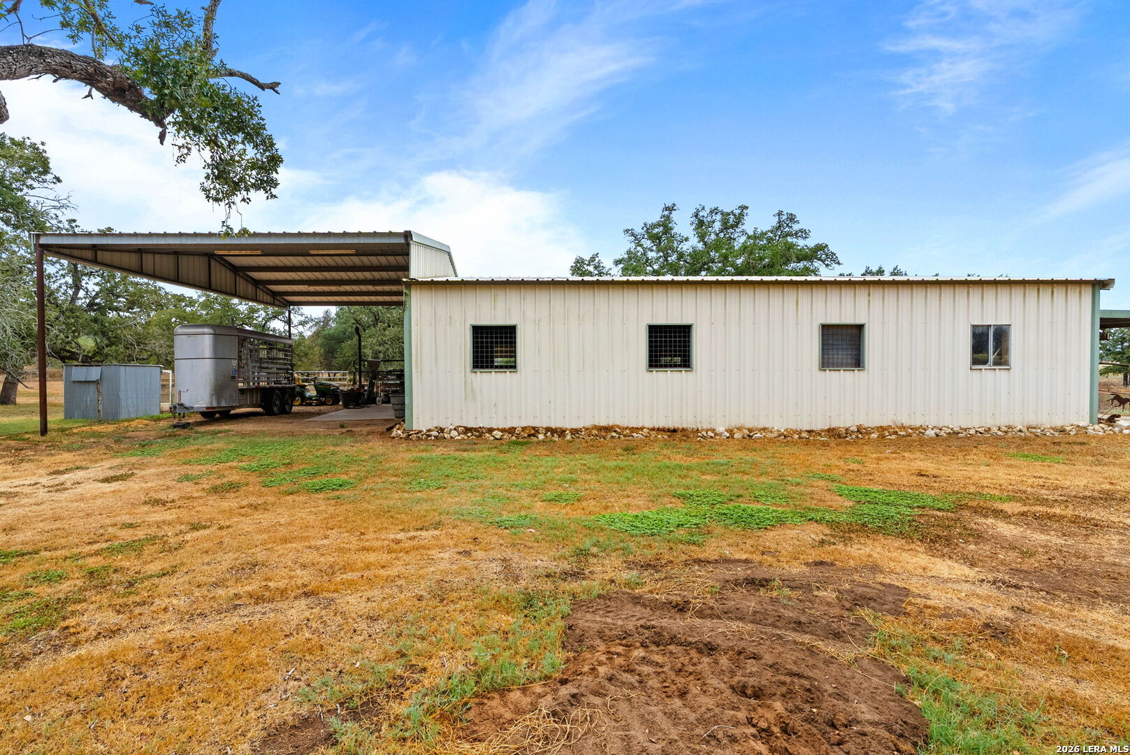 main property photo 30
