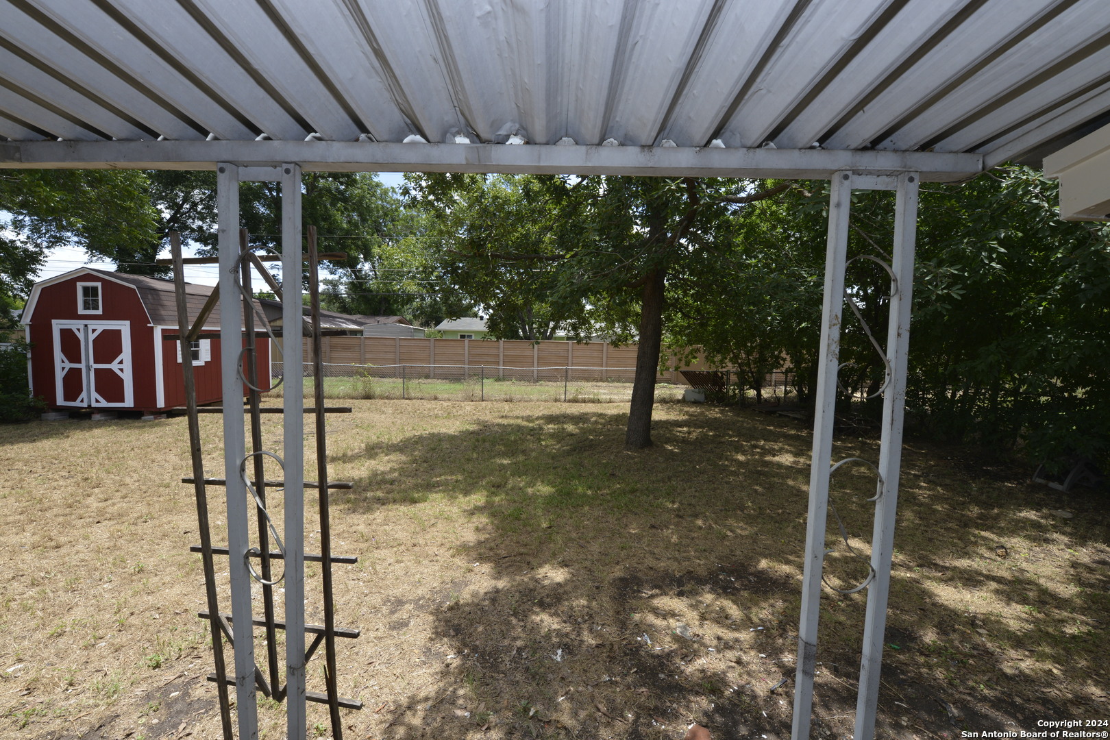 main property photo 11