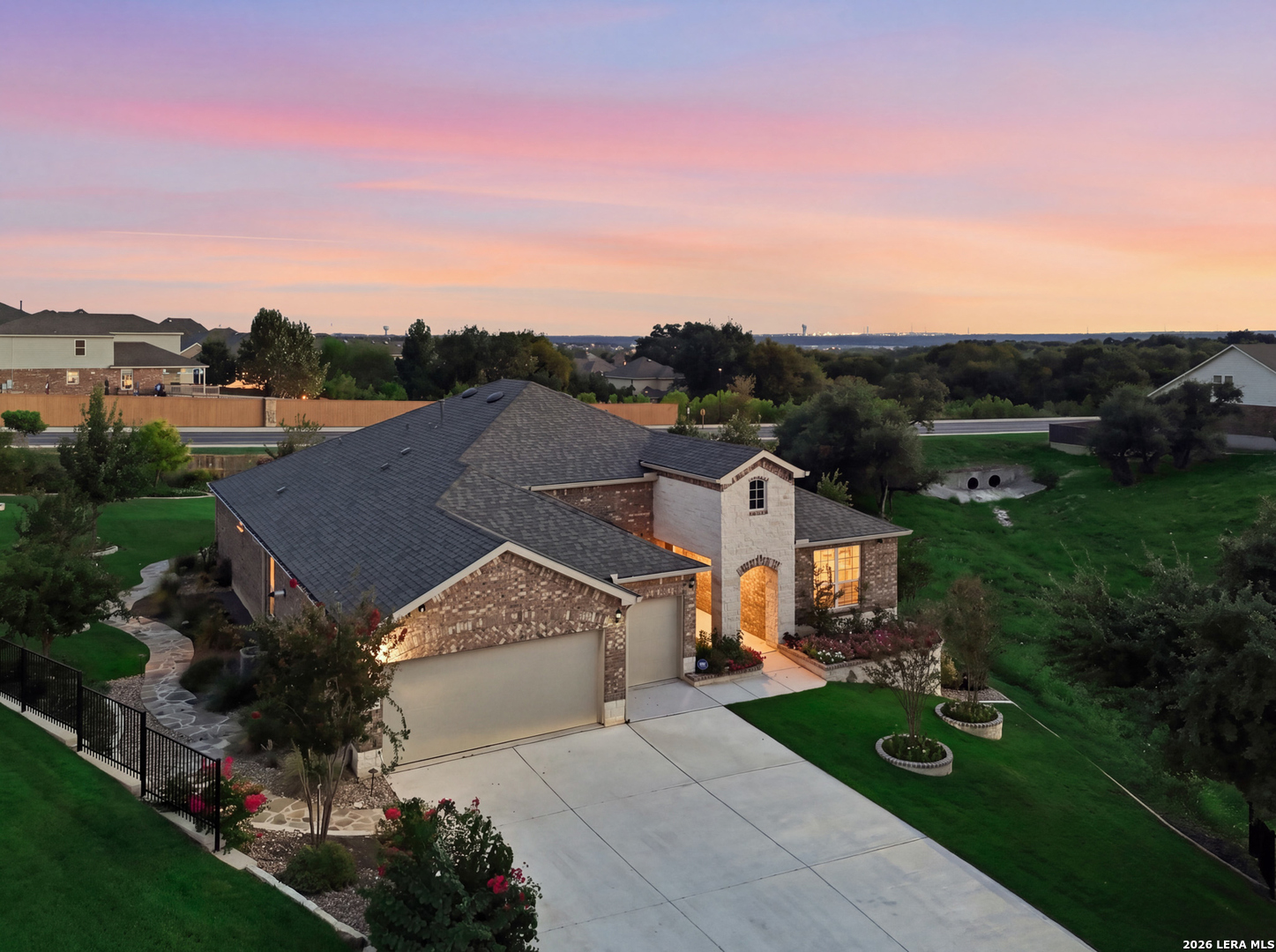 main property photo 4