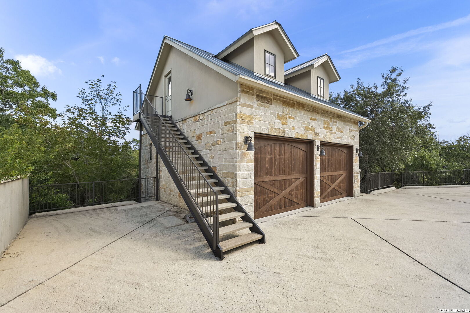 main property photo 60