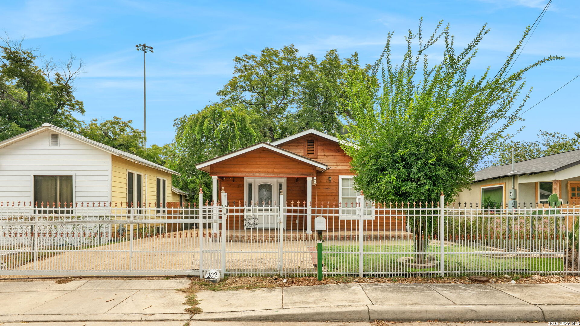 main property photo 20