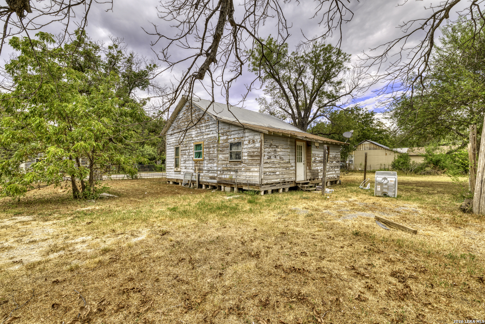 main property photo 11