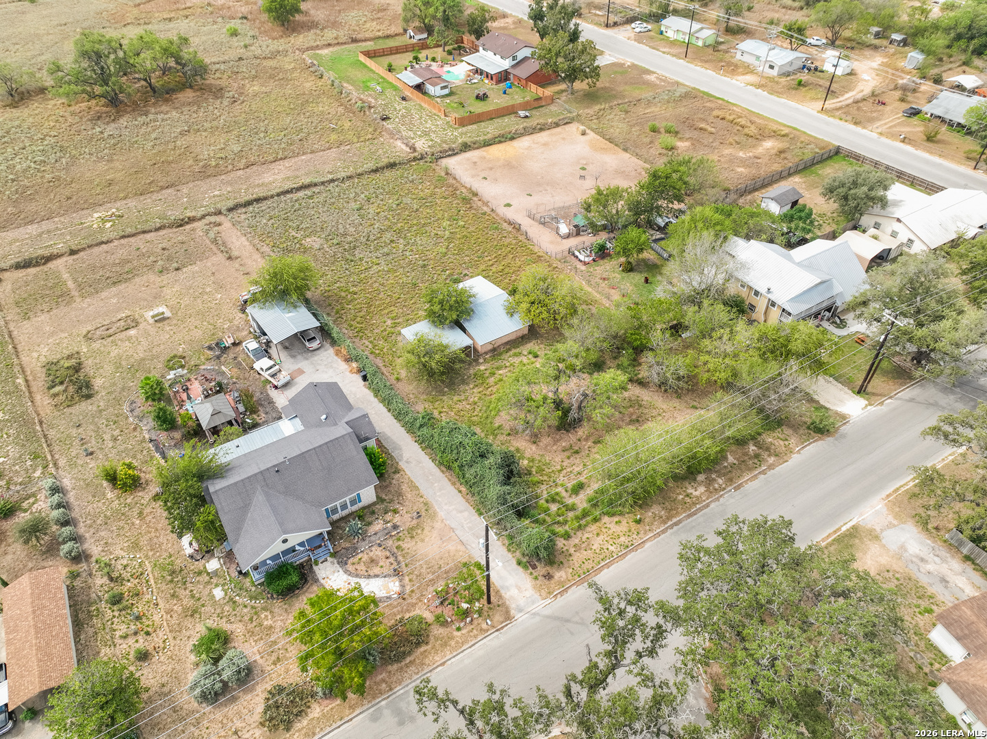 main property photo 11