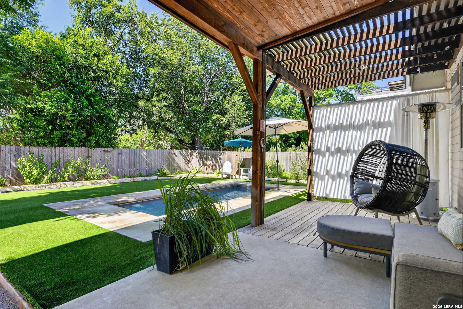 main property photo 21