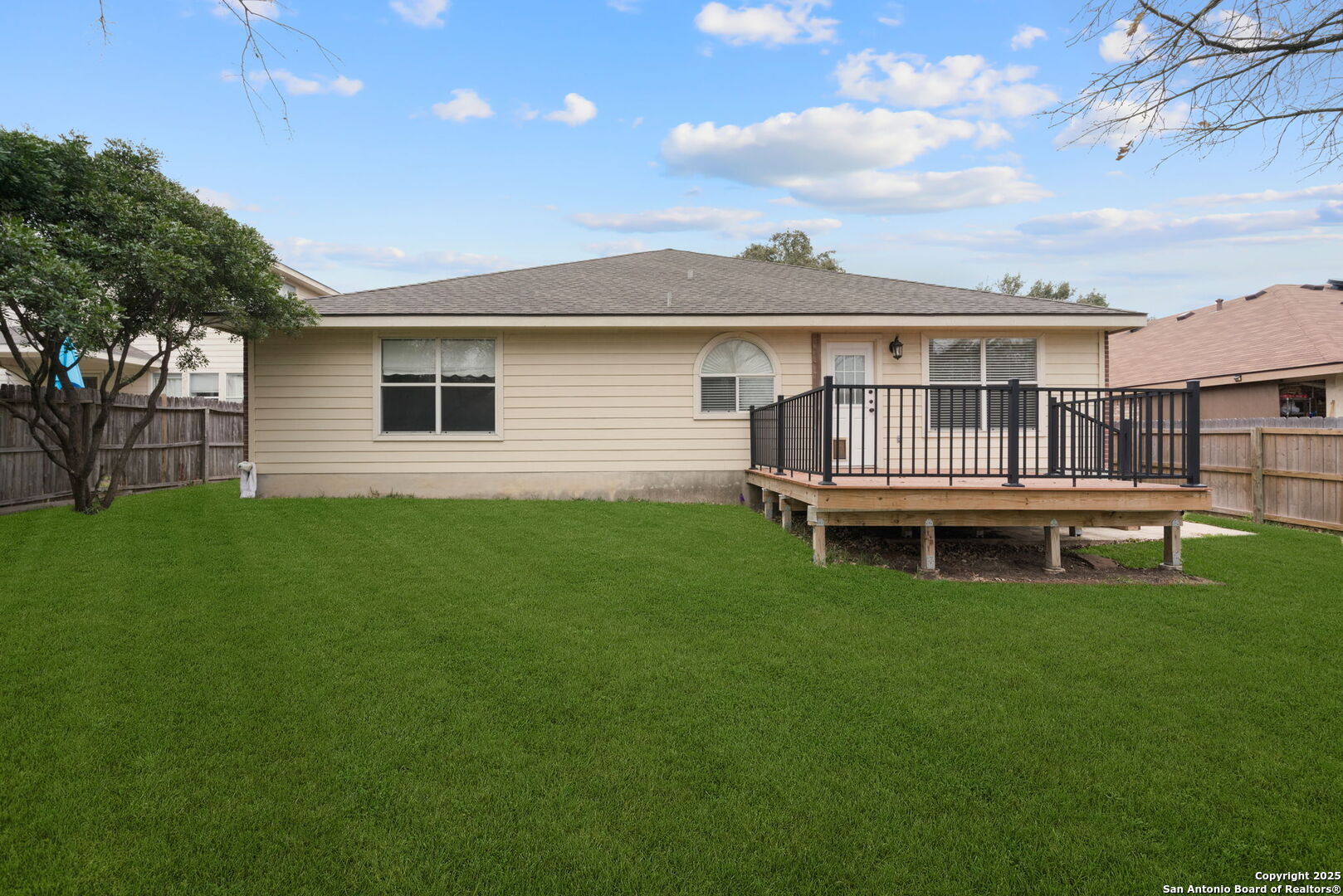 main property photo 28