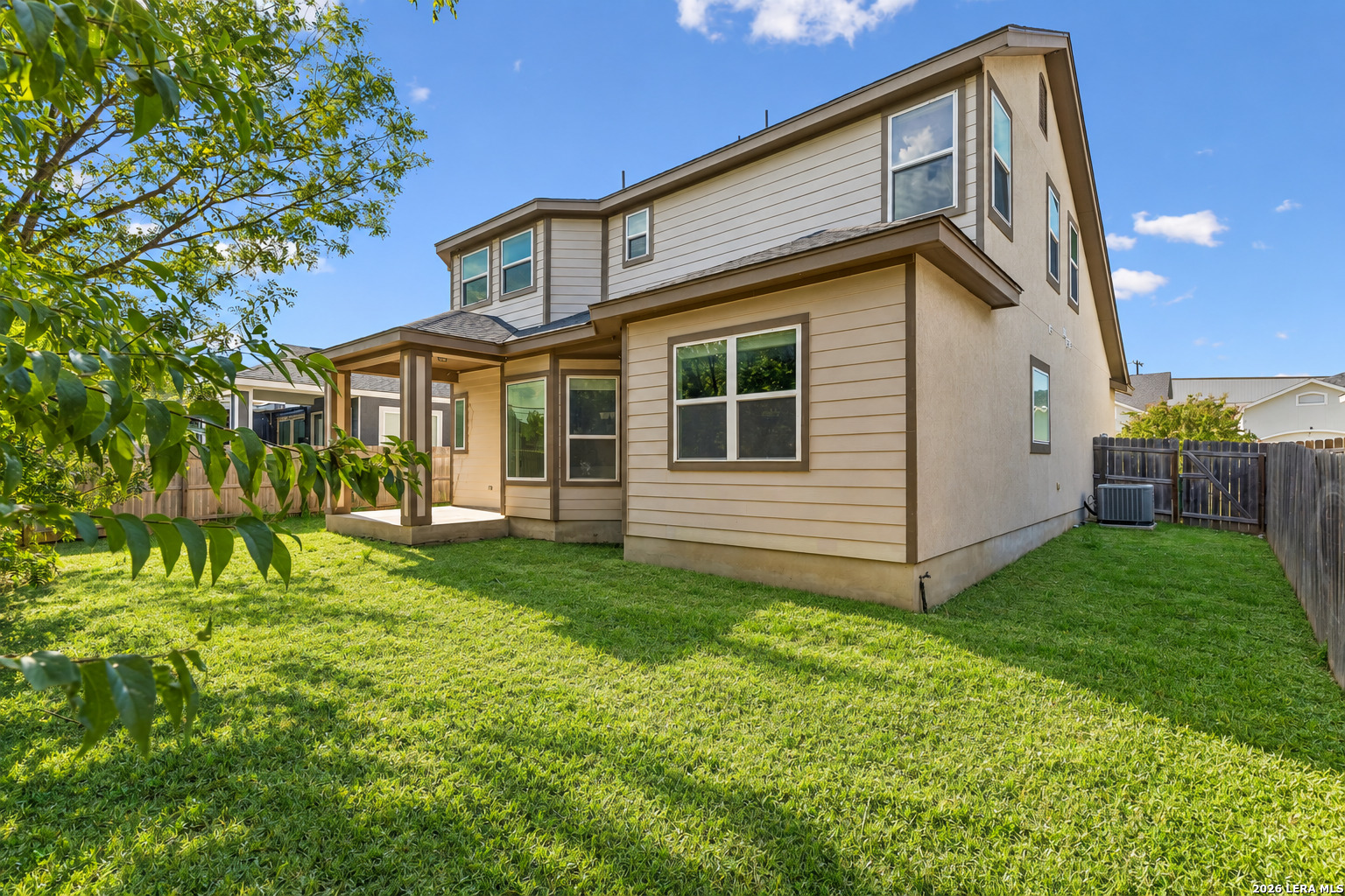 main property photo 28