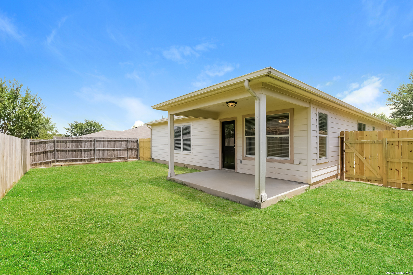 main property photo 14