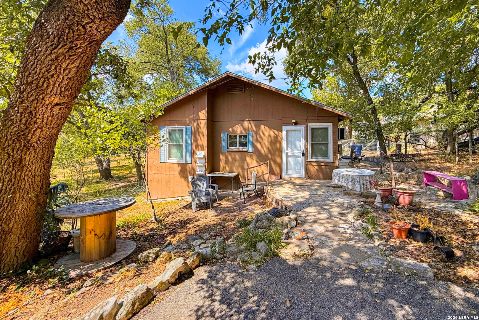 main property photo 14