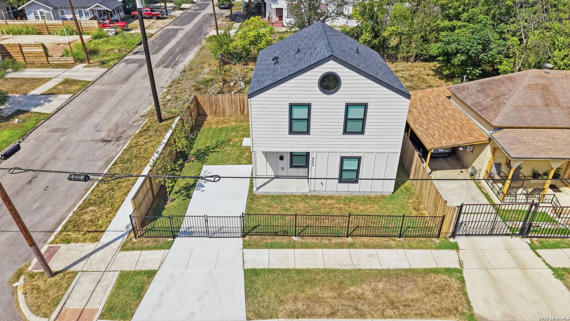 main property photo 30