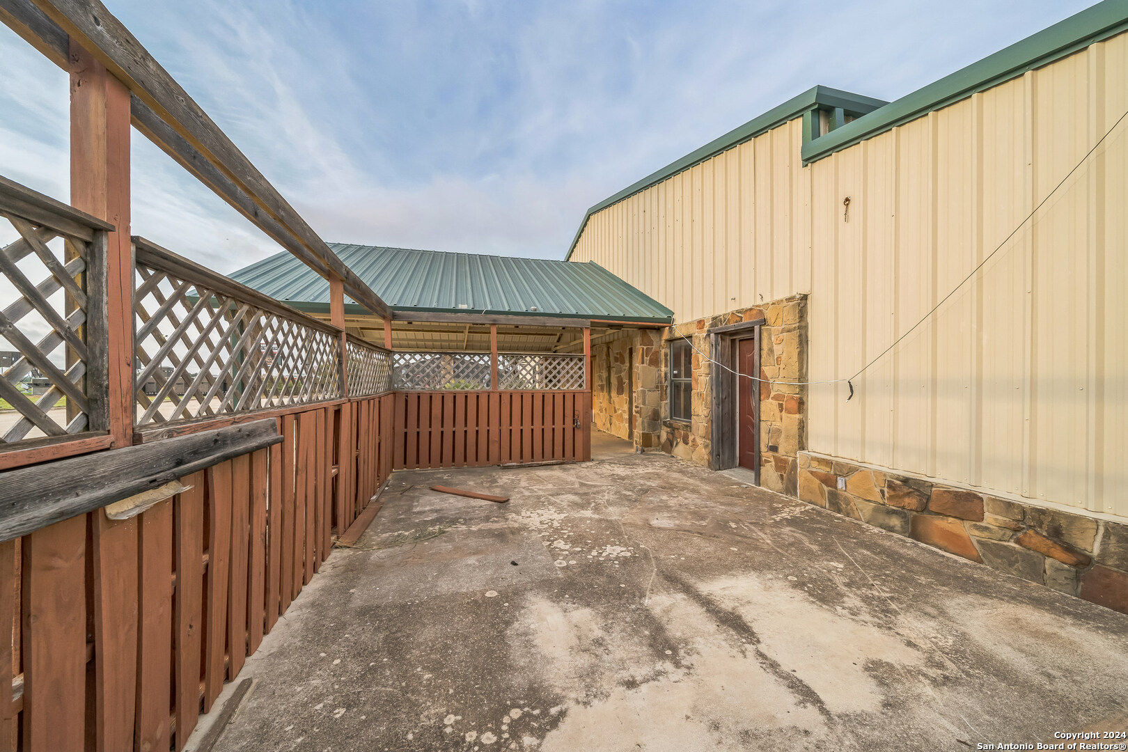 main property photo 12