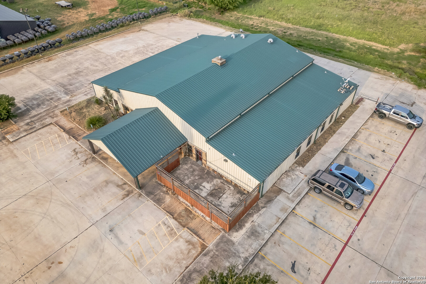 main property photo 17