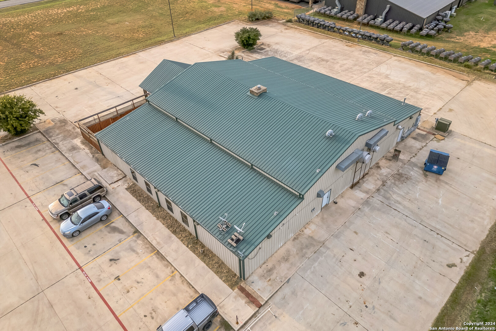 main property photo 18