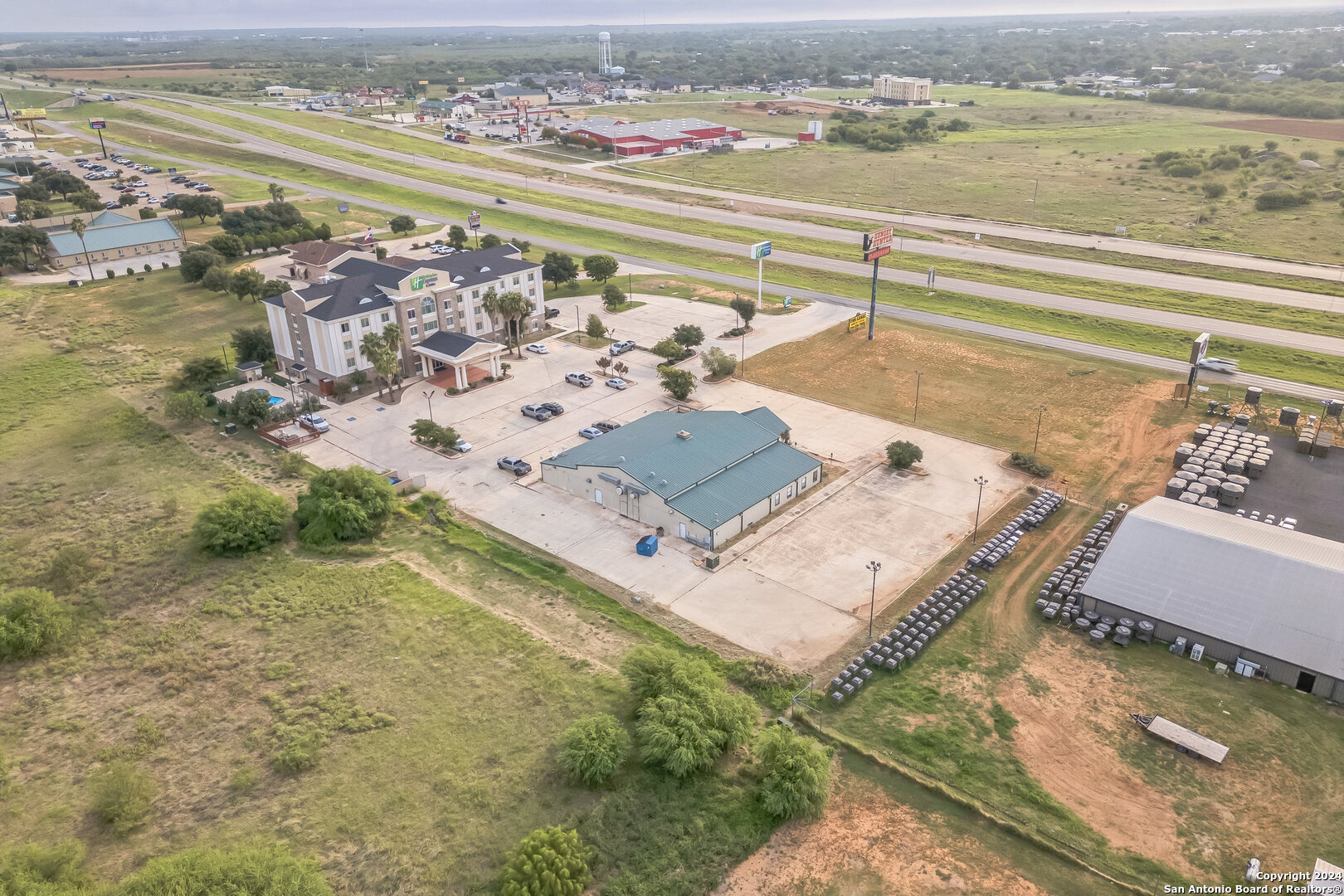 main property photo 4