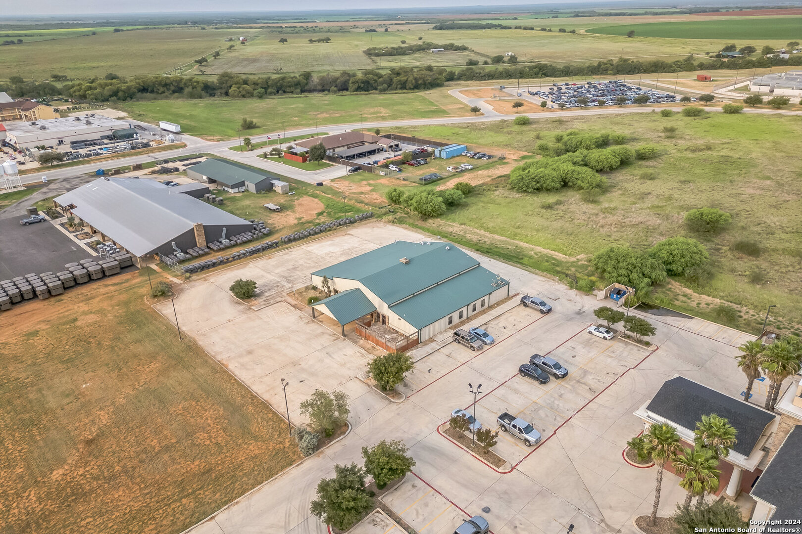 main property photo 6