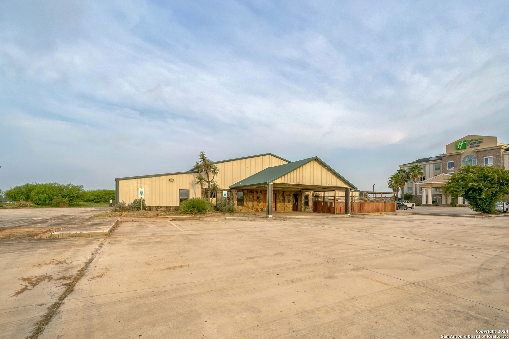 main property photo 7