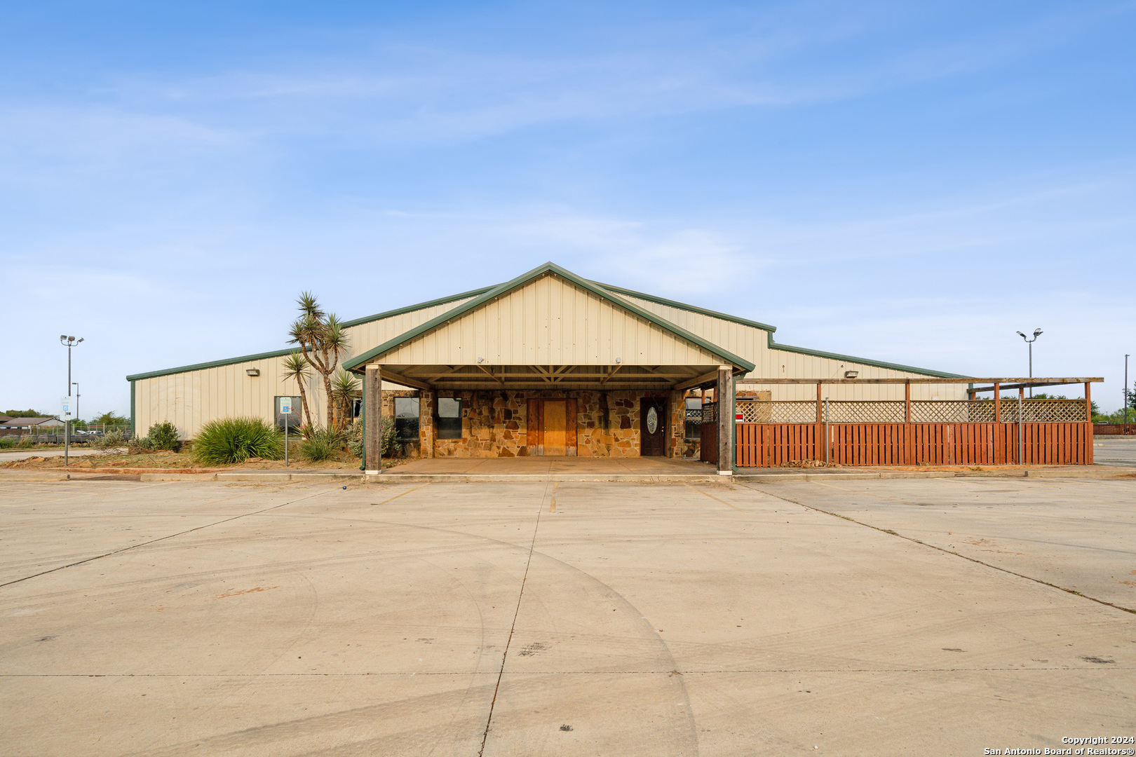 main property photo 8