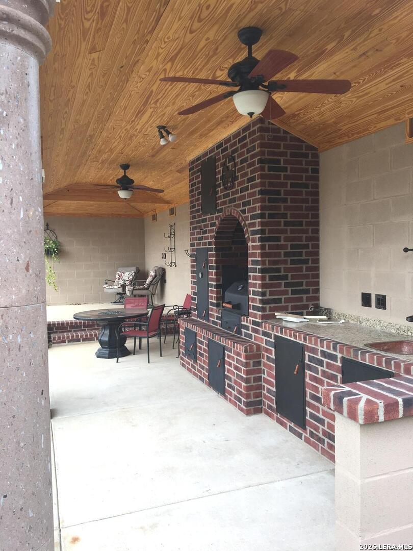 main property photo 30