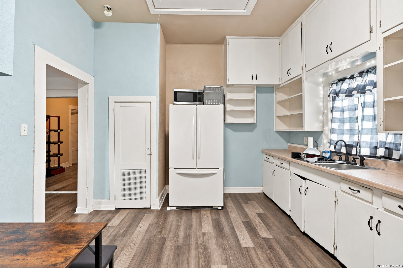 main property photo 8