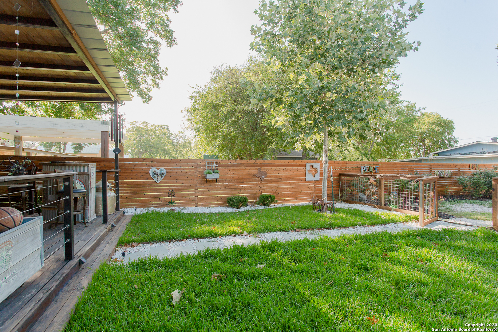 main property photo 25