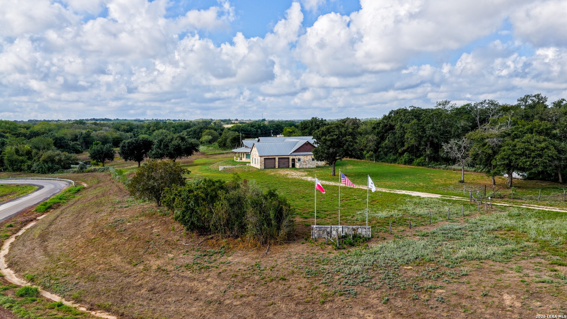 main property photo 41