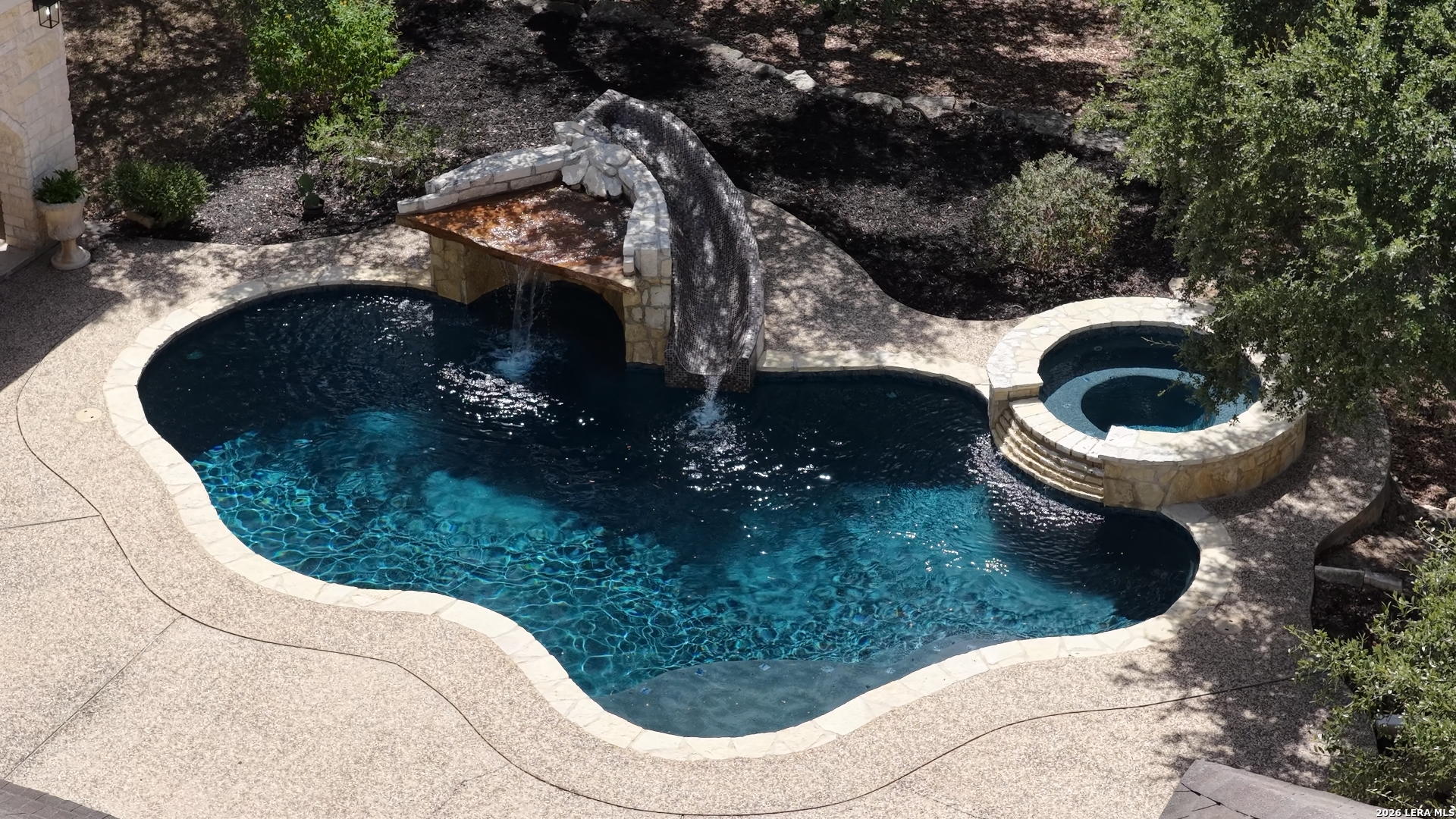 main property photo 74
