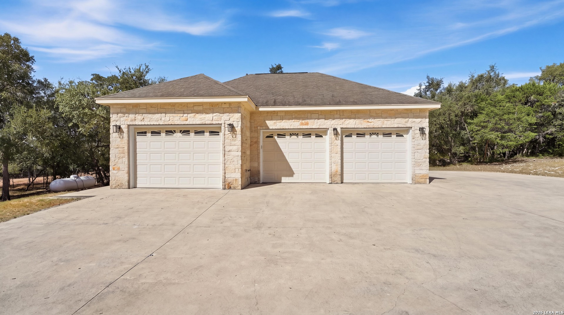 main property photo 80