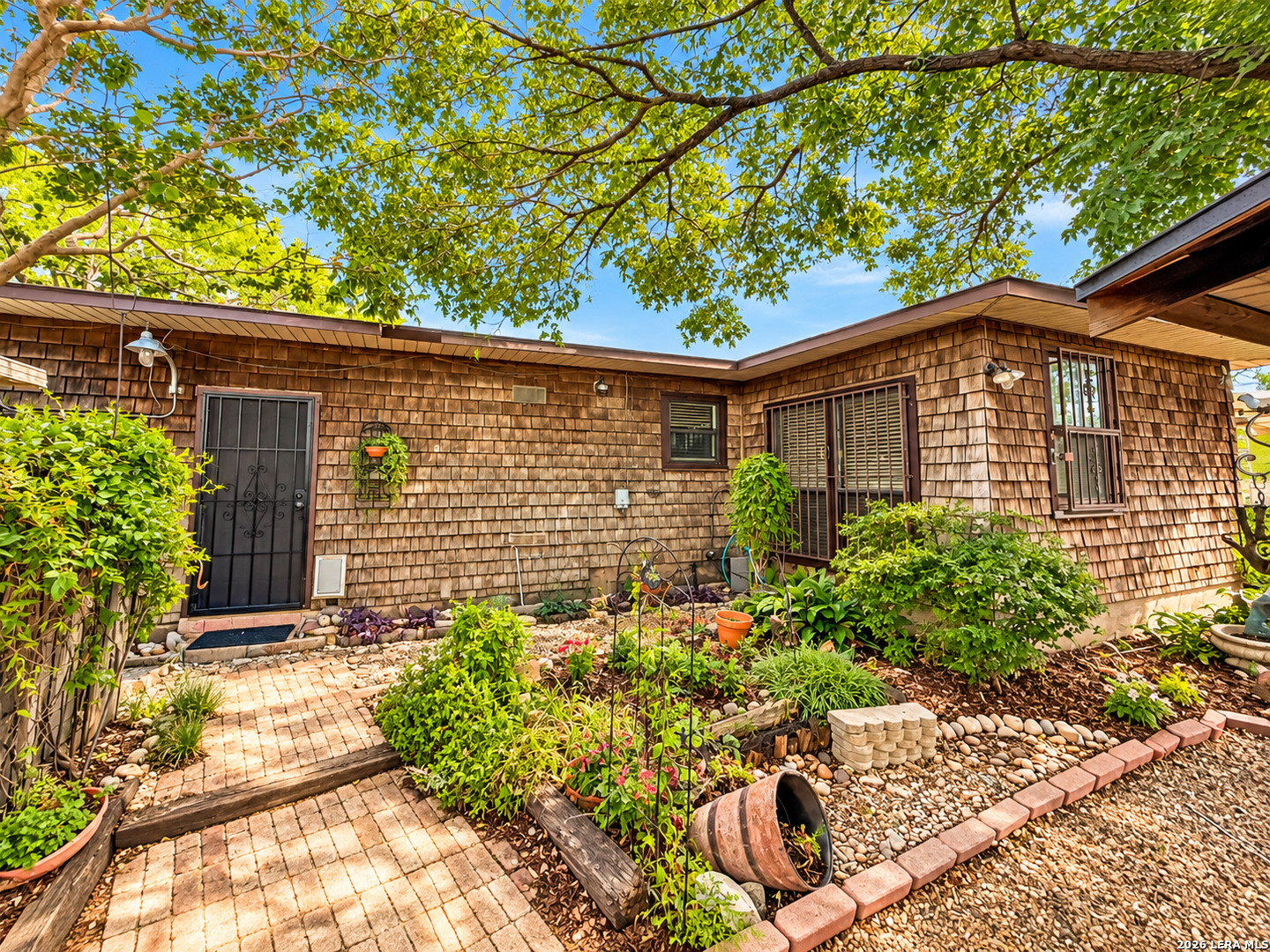 main property photo 27