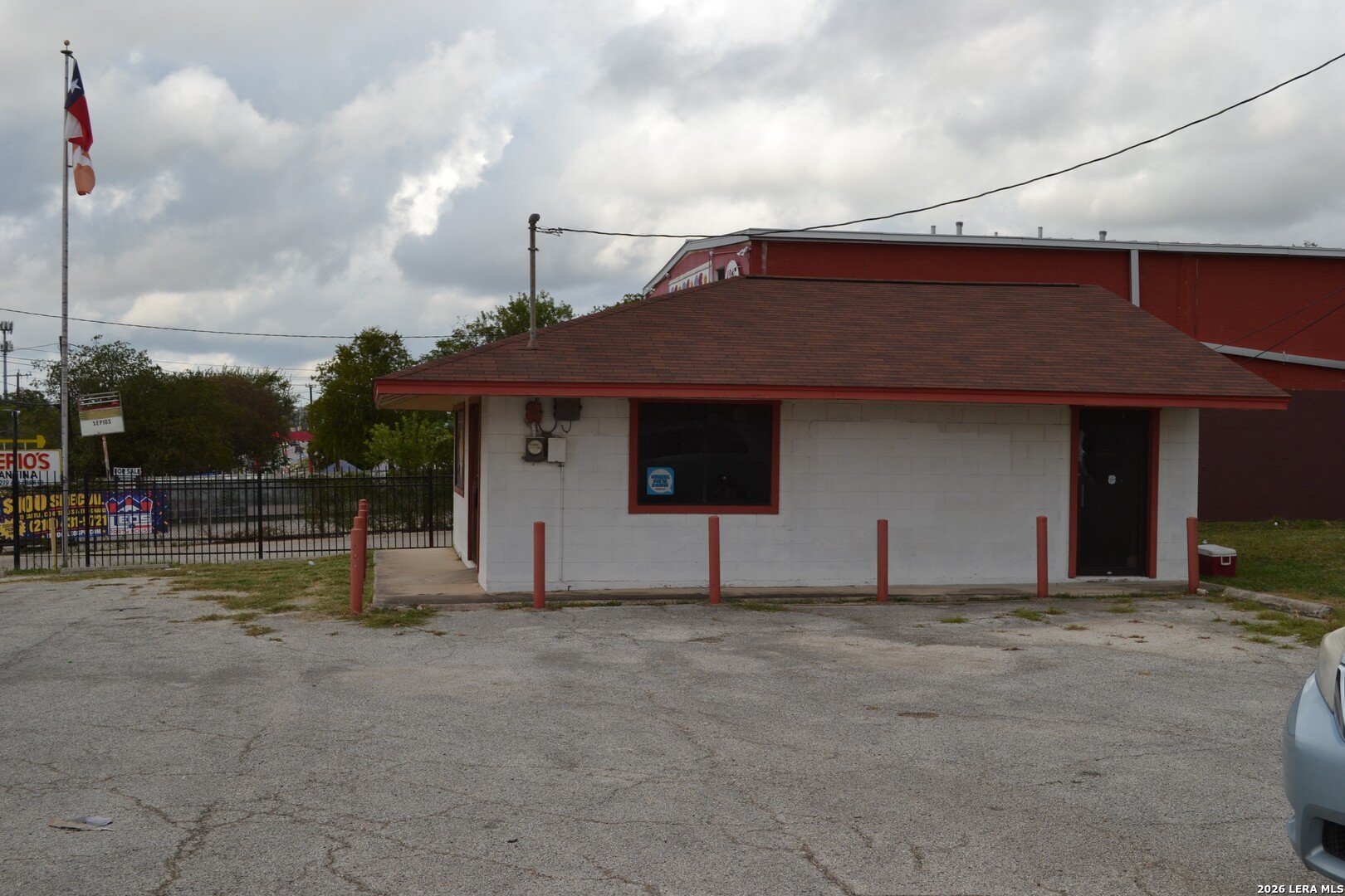 main property photo 10