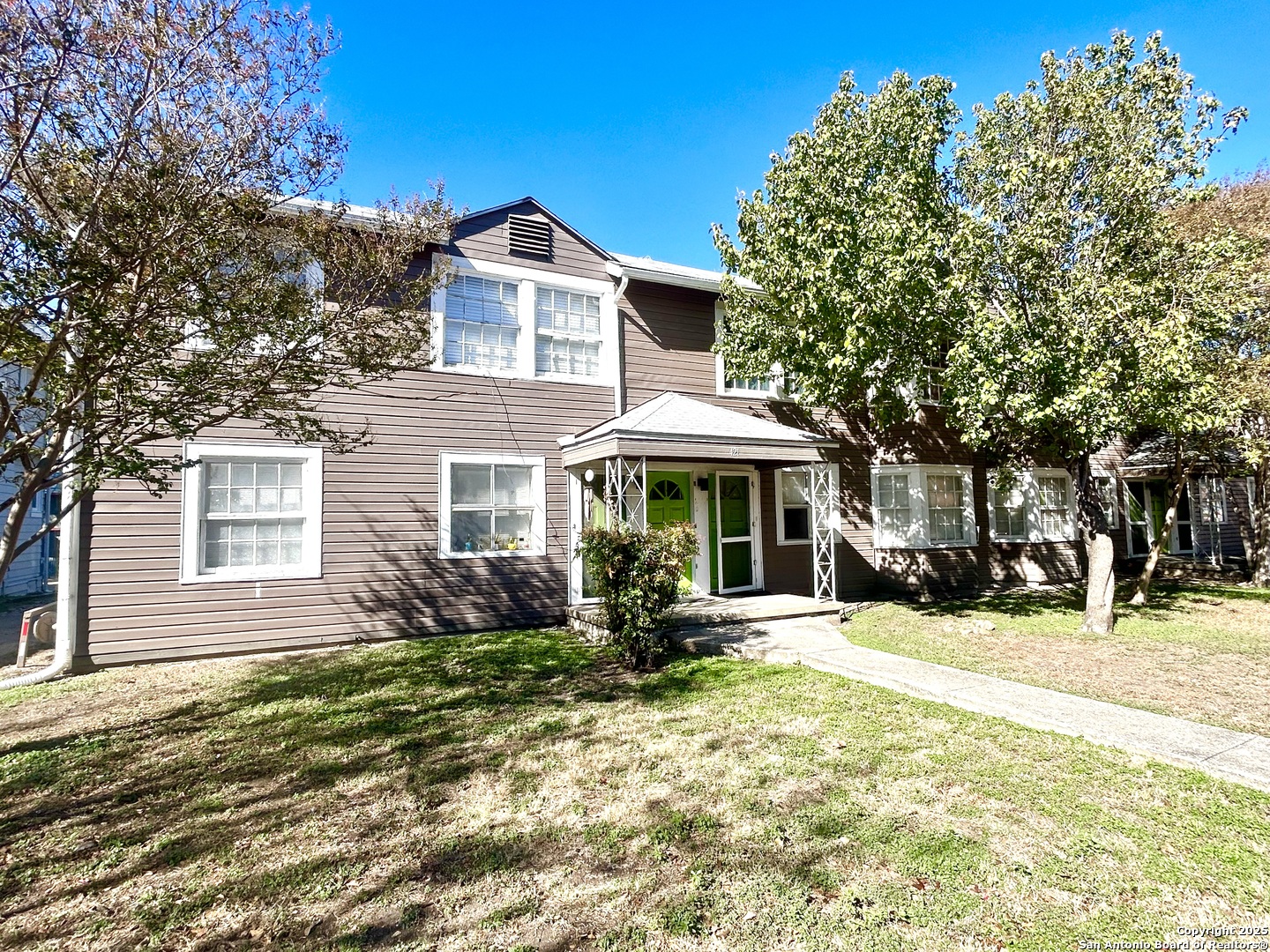 main property photo 11