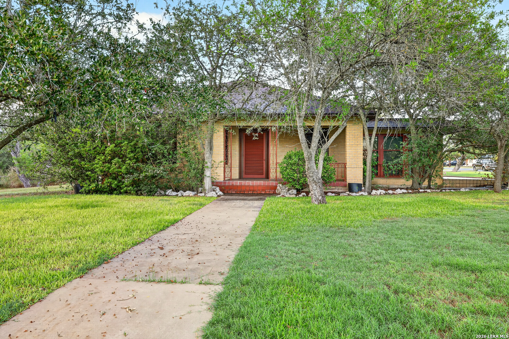 main property photo 3
